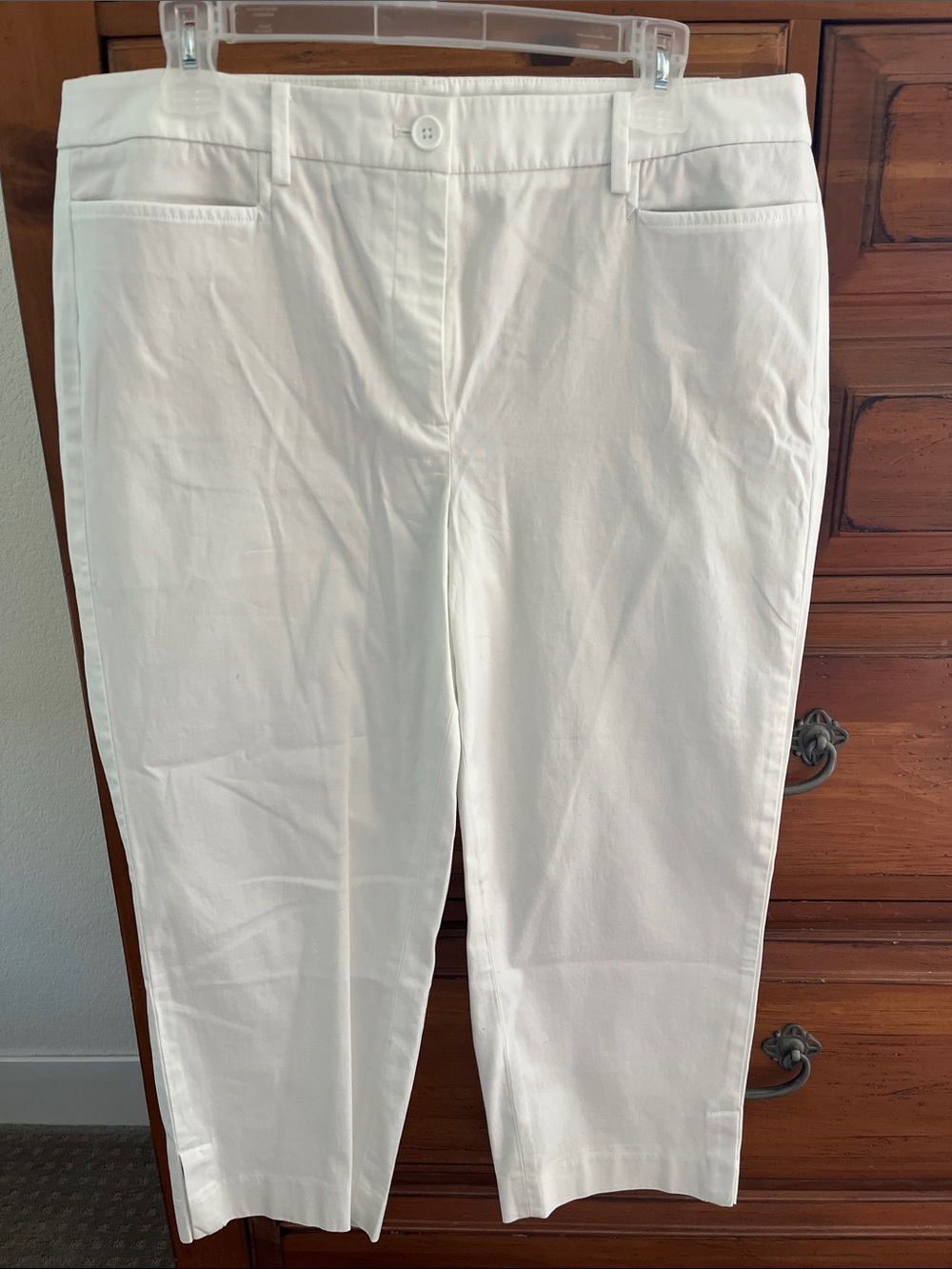 Talbots White Perfect Skimmer Capris Pants Size 12 NWOT